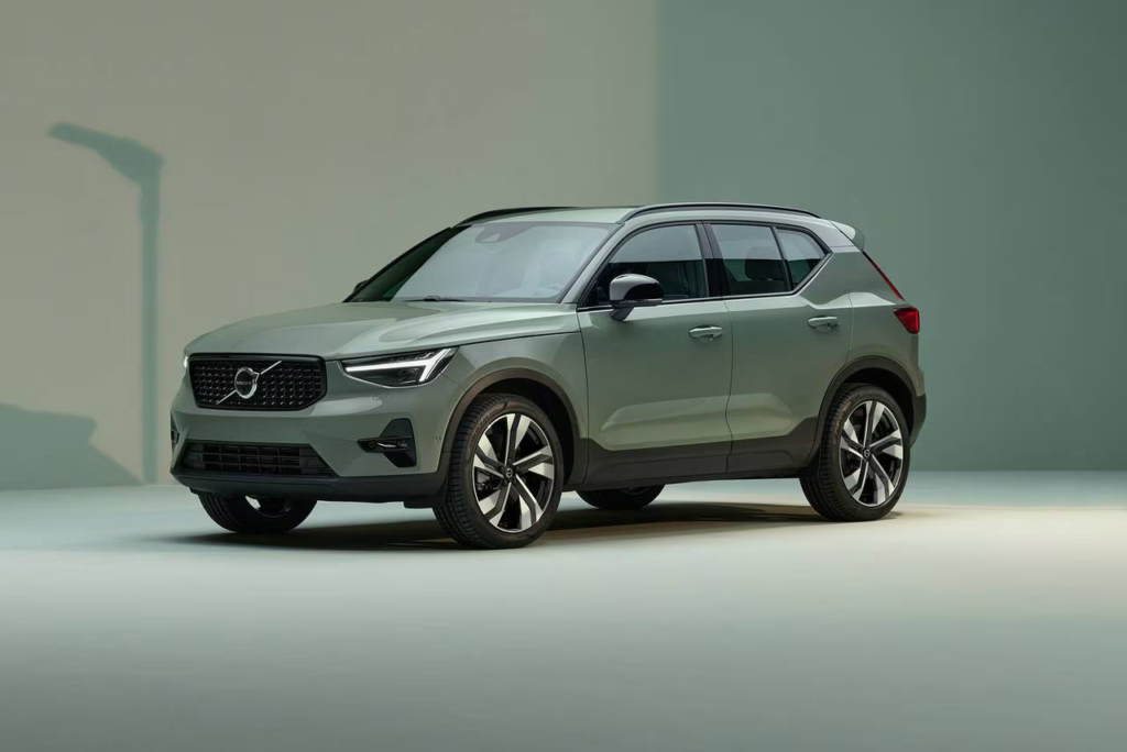 2026 Volvo XC40 SUV