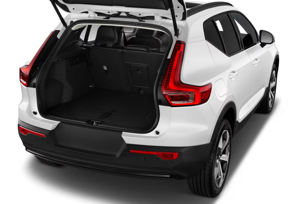 2026 Volvo XC40 