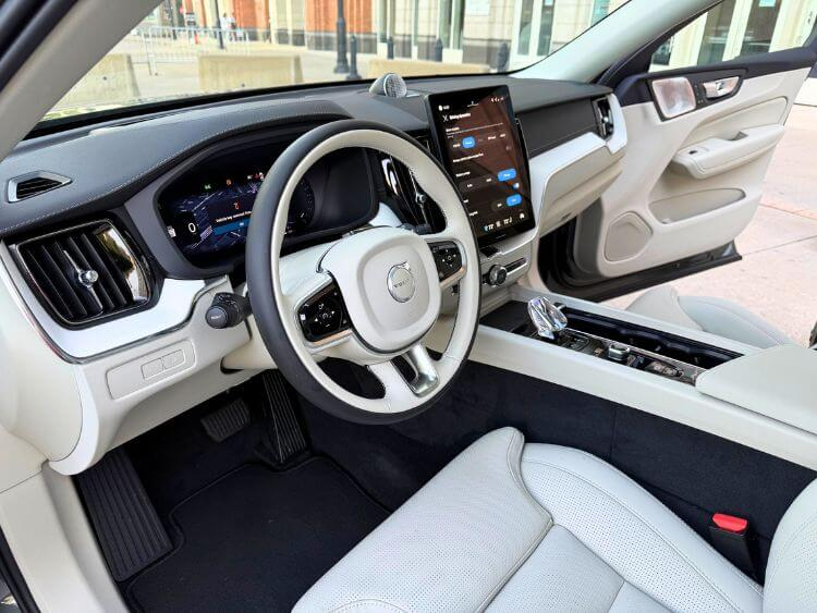 Interiör i Volvo XC60 Plug-in Hybrid